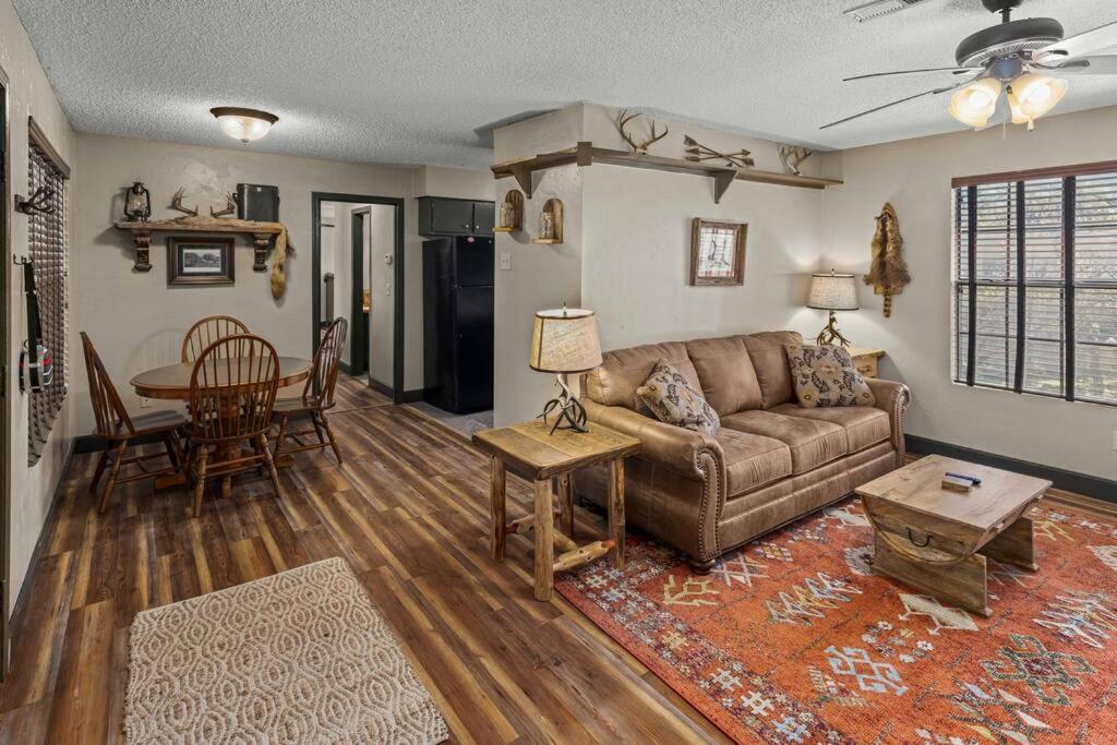 Stonegate Lodge Bear'S Den Kitchen, Pool, Firepit, Wifi ,Smart Tvs Eureka Springs Εξωτερικό φωτογραφία