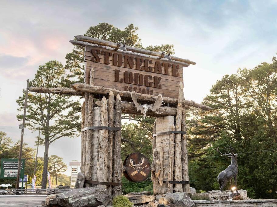 Stonegate Lodge Bear'S Den Kitchen, Pool, Firepit, Wifi ,Smart Tvs Eureka Springs Εξωτερικό φωτογραφία